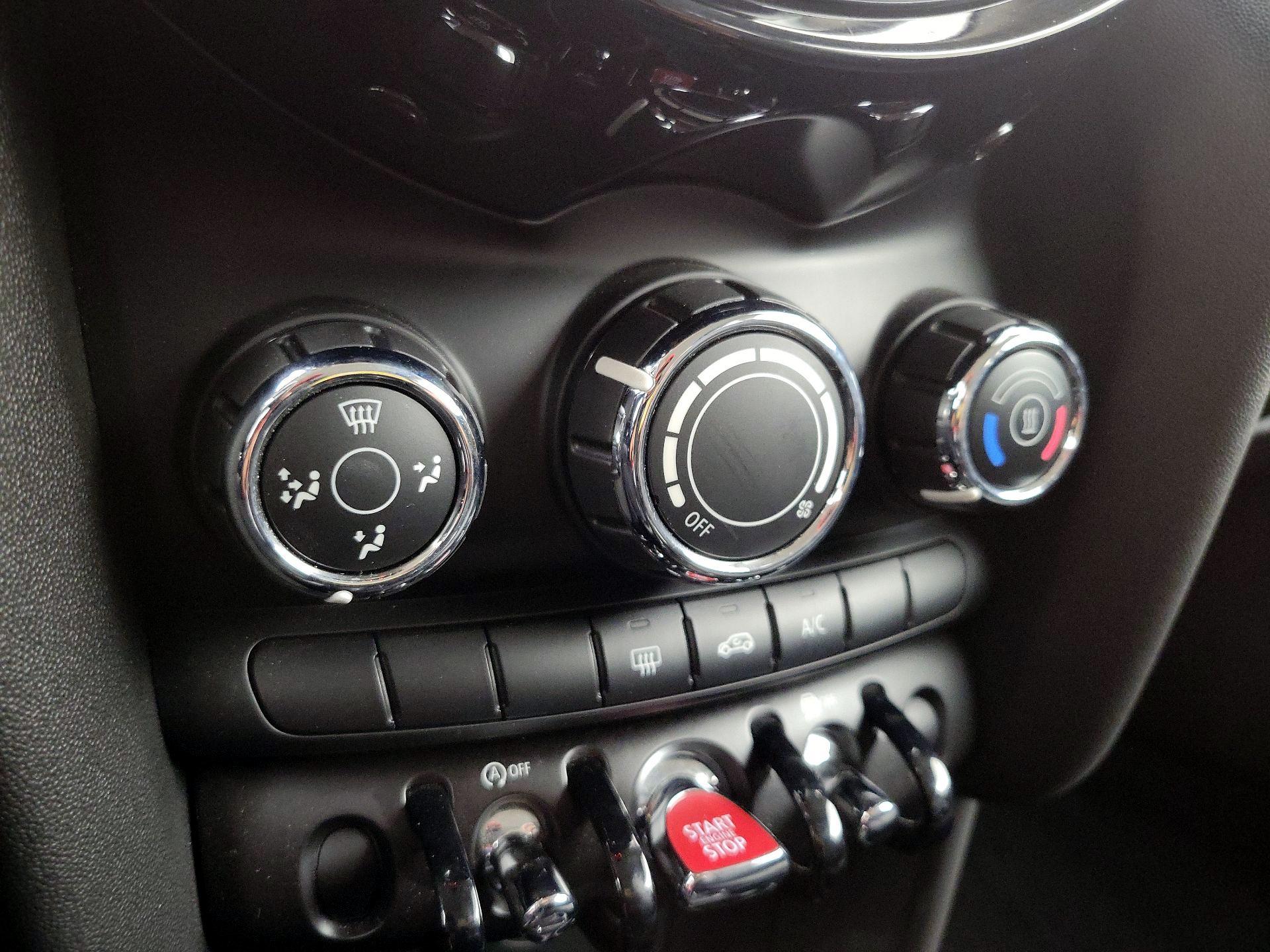 Thumbnail: 2020 MINI Cooper Hardtop - 16