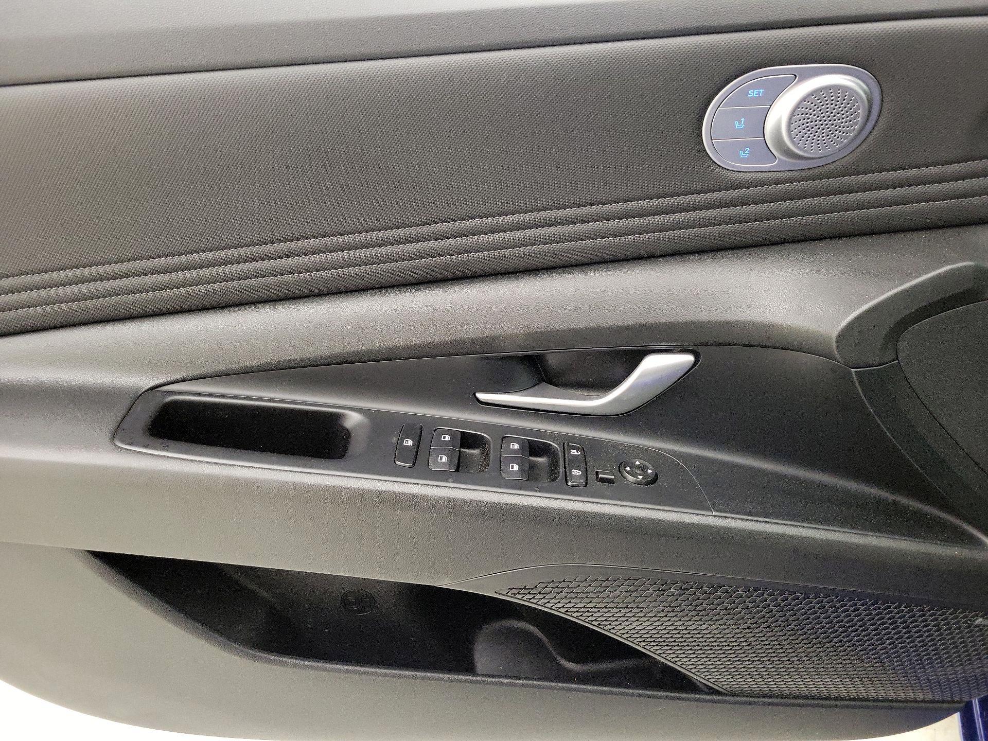 Thumbnail: 2023 Hyundai Elantra - 12