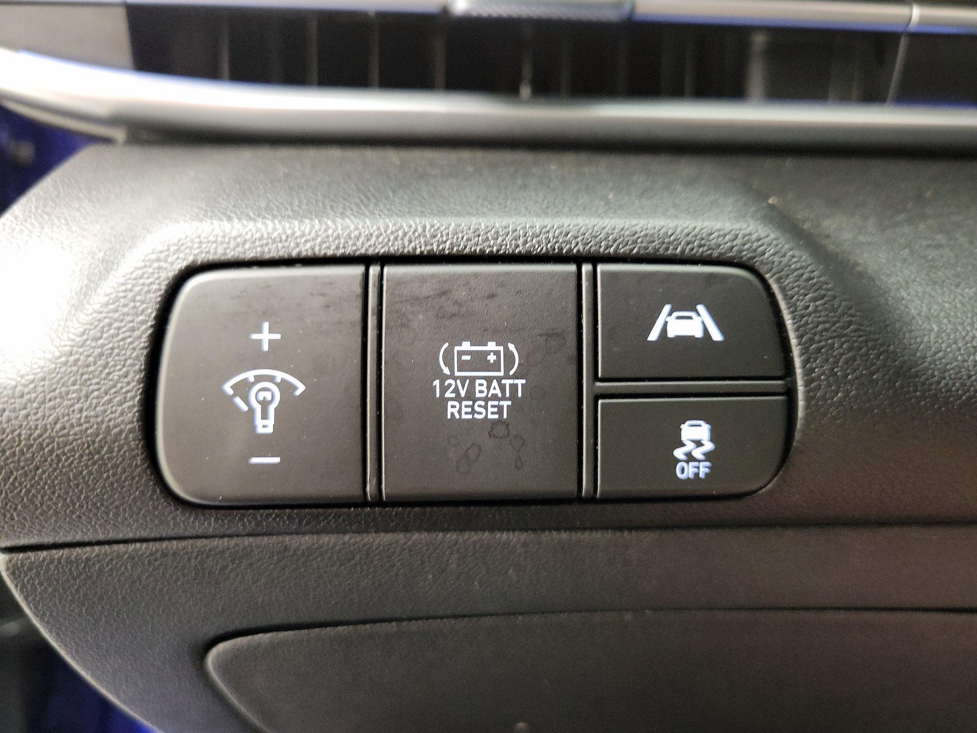 Thumbnail: 2023 Hyundai Elantra - 13