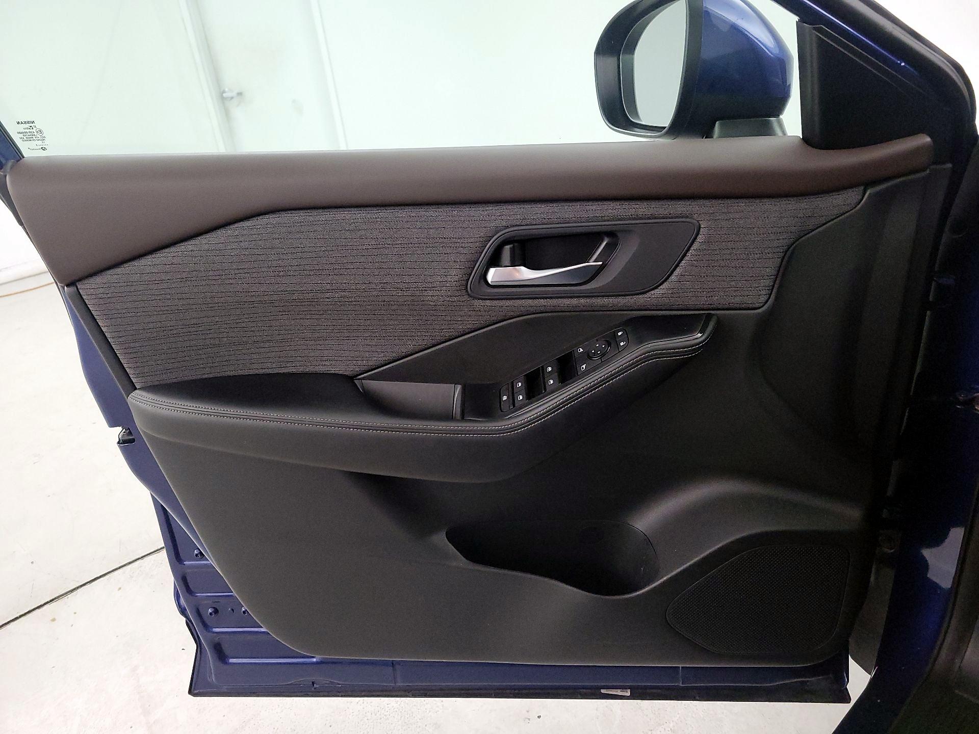 Thumbnail: 2023 Nissan Rogue - 12