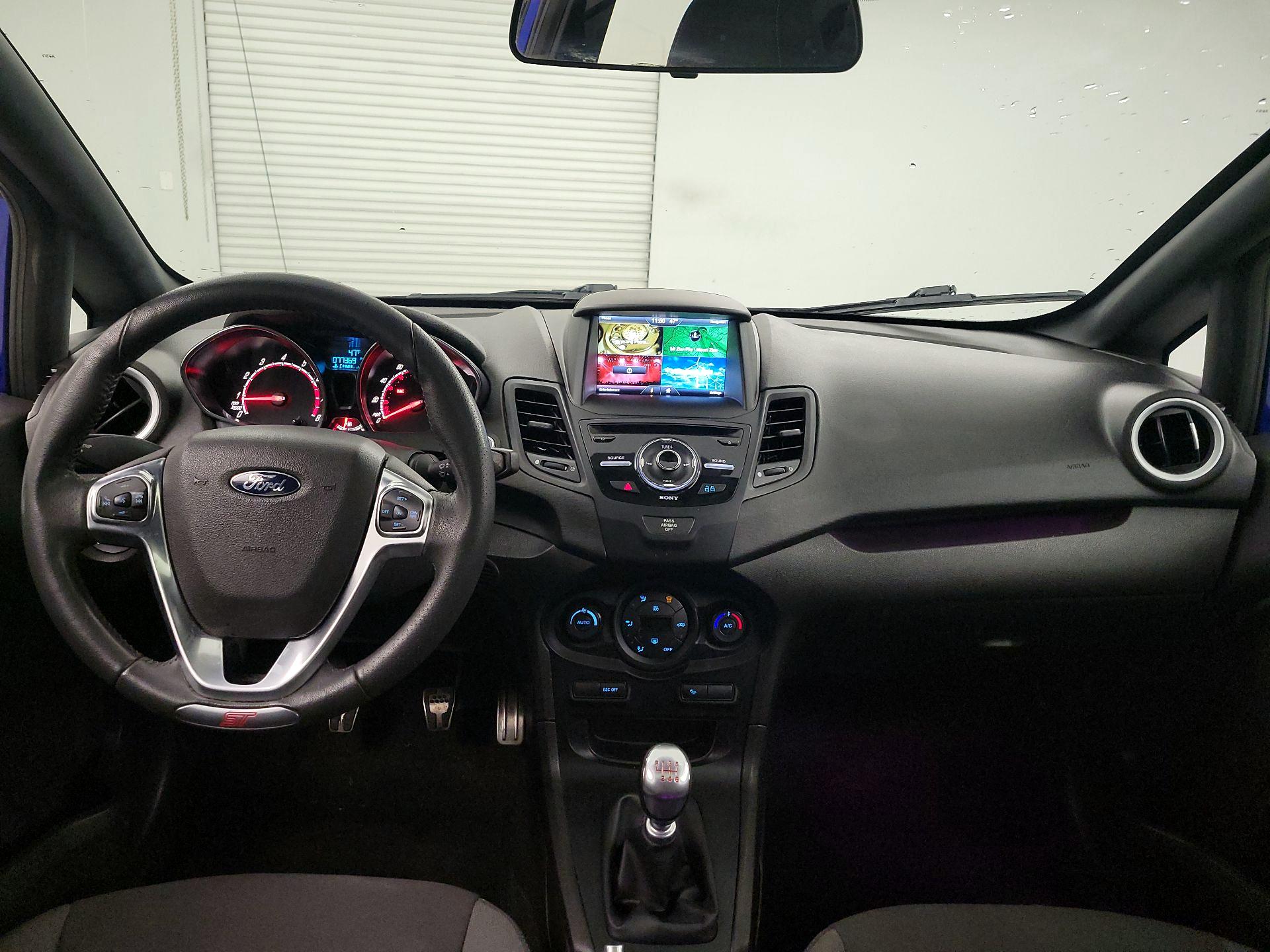 Thumbnail: 2015 Ford Fiesta - 9