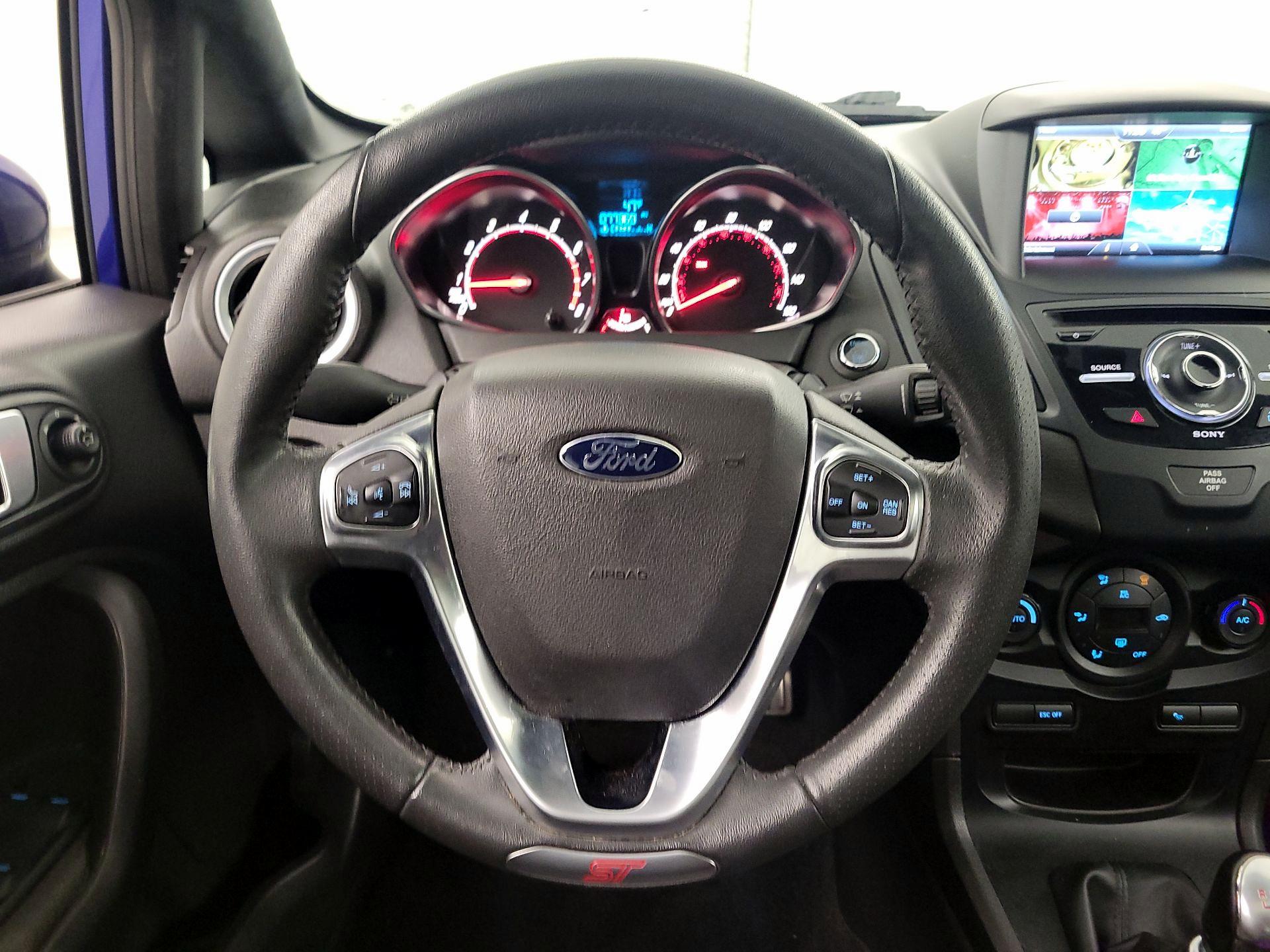 Thumbnail: 2015 Ford Fiesta - 10