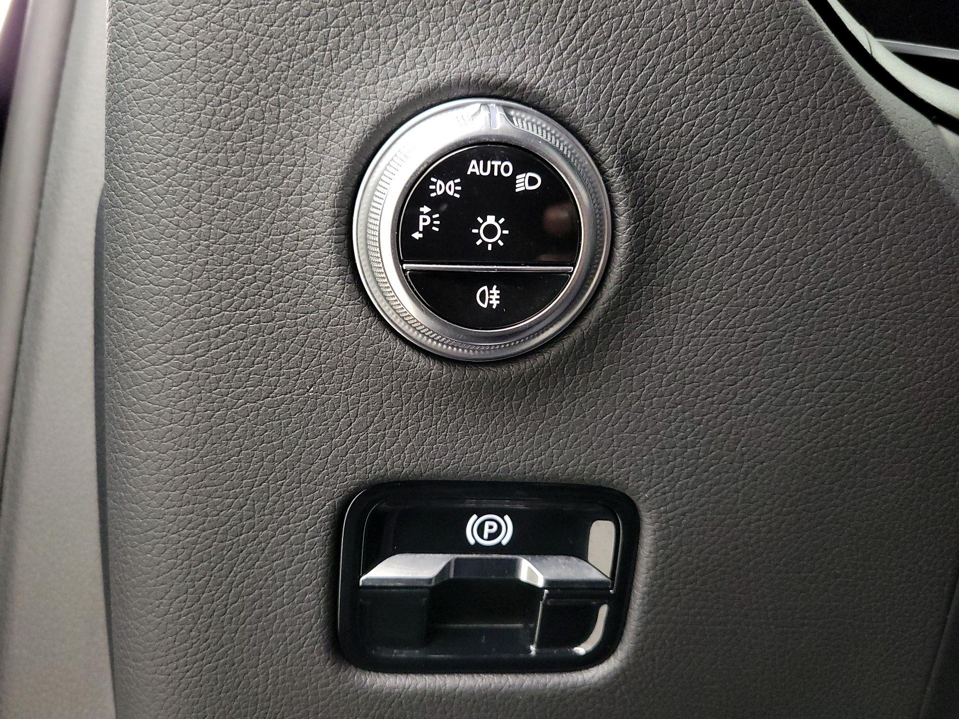 Thumbnail: 2024 Mercedes-Benz GLC - 13