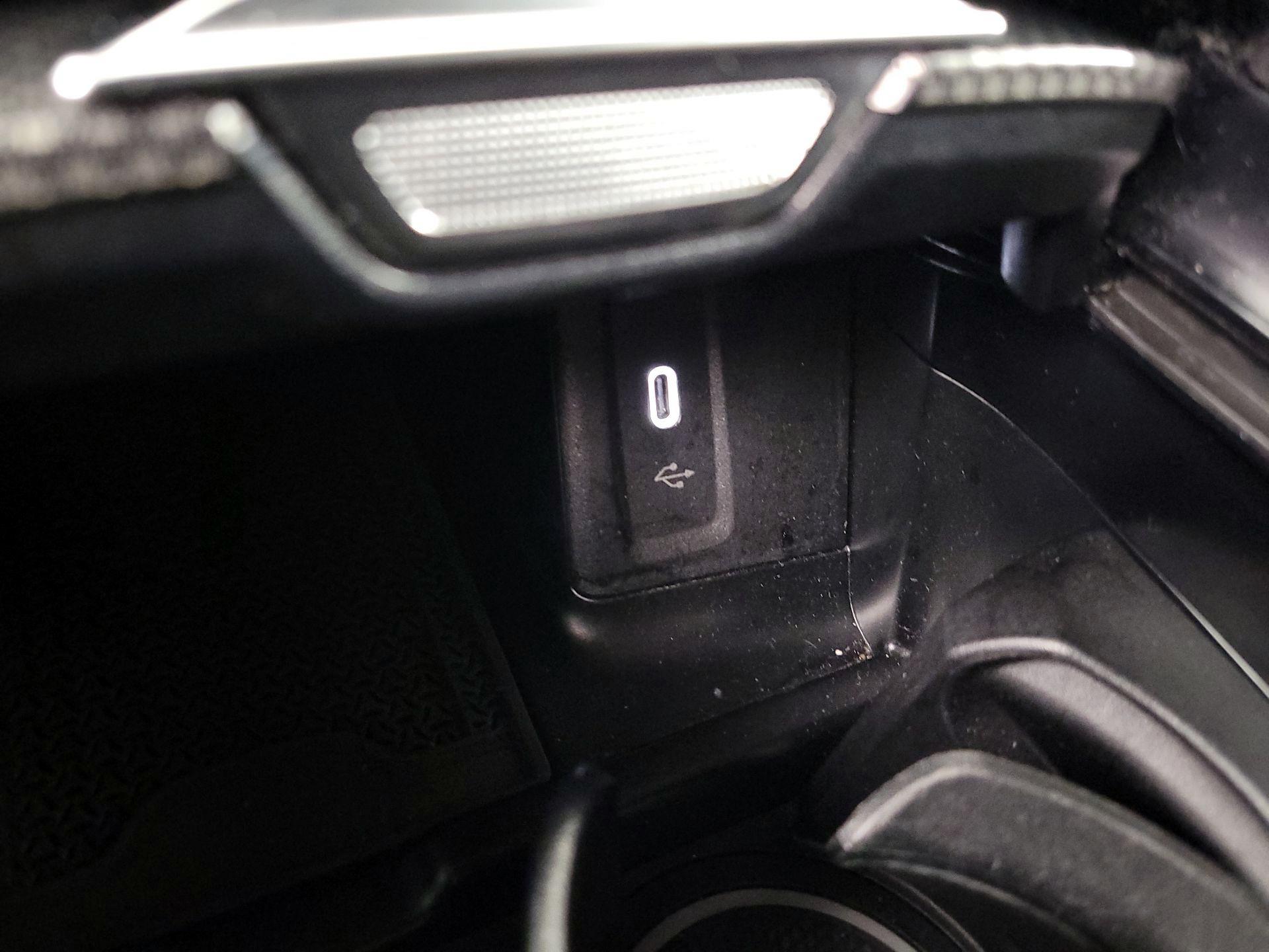 Thumbnail: 2024 Mercedes-Benz GLC - 18