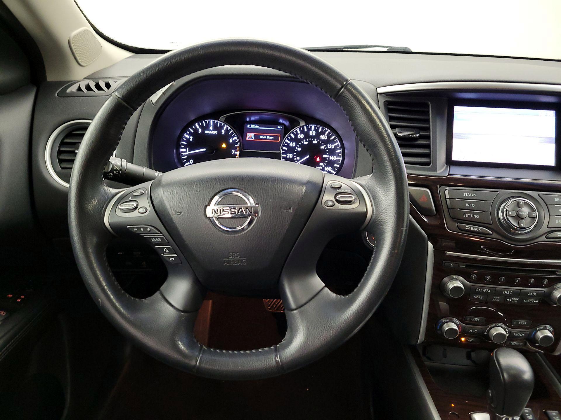 Thumbnail: 2014 Nissan Pathfinder - 10