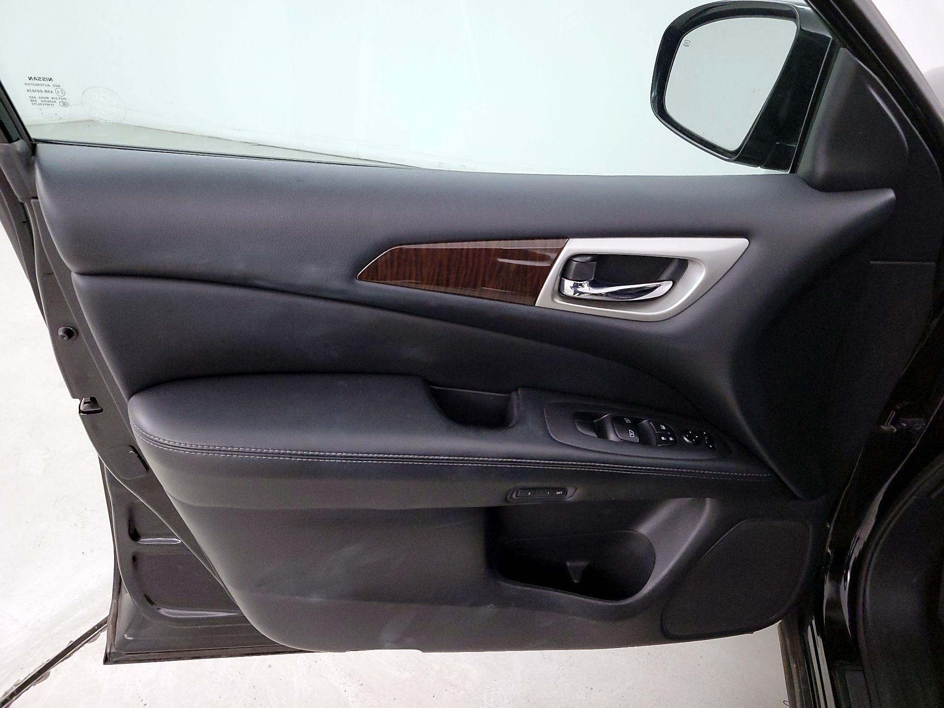 Thumbnail: 2014 Nissan Pathfinder - 12