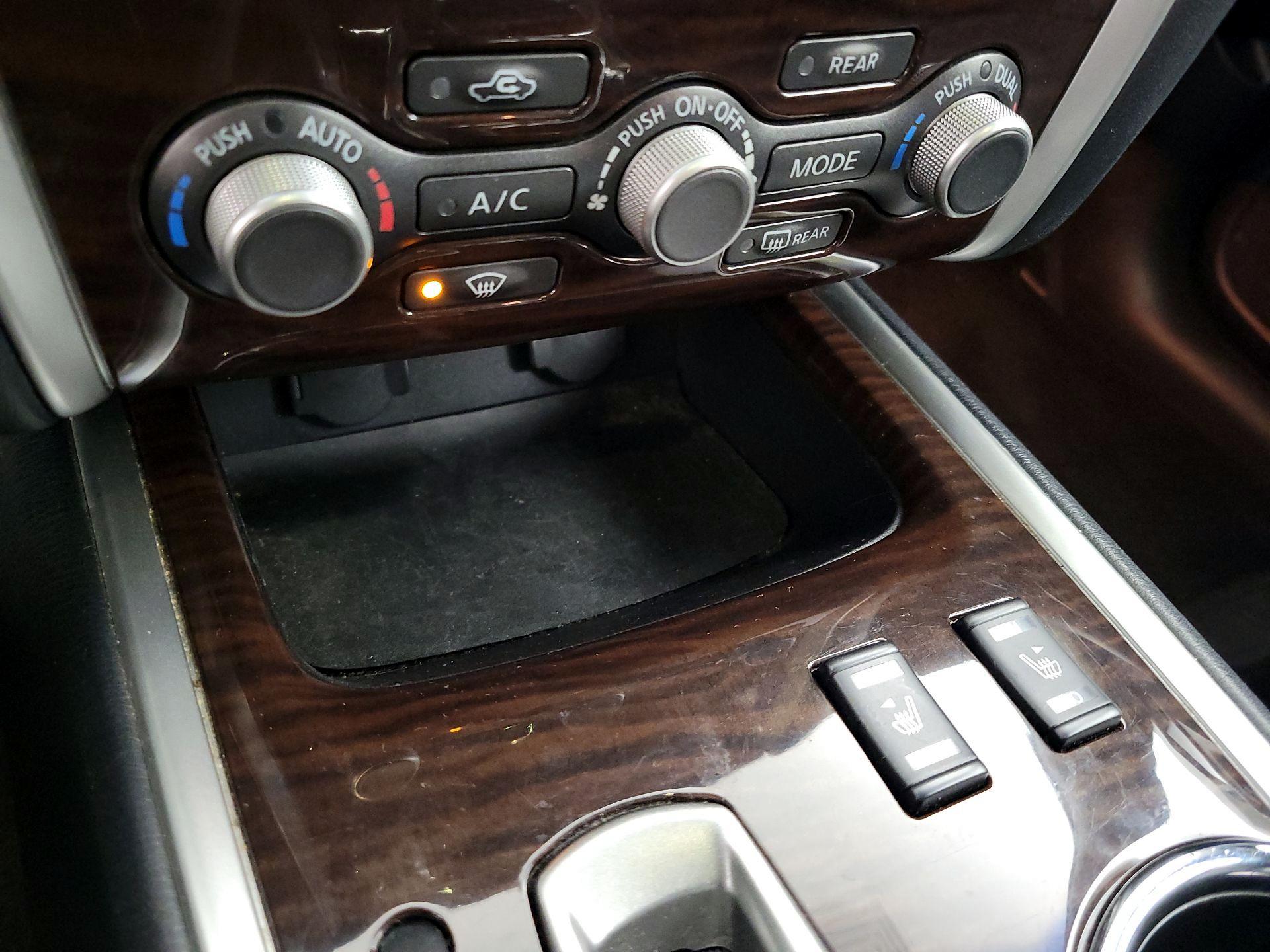 Thumbnail: 2014 Nissan Pathfinder - 16