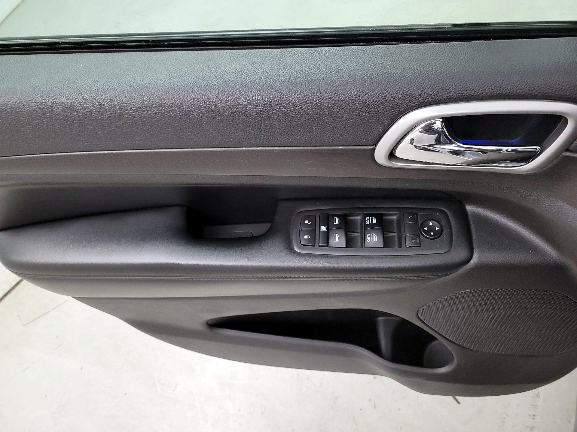 Thumbnail: 2018 Jeep Grand Cherokee - 12