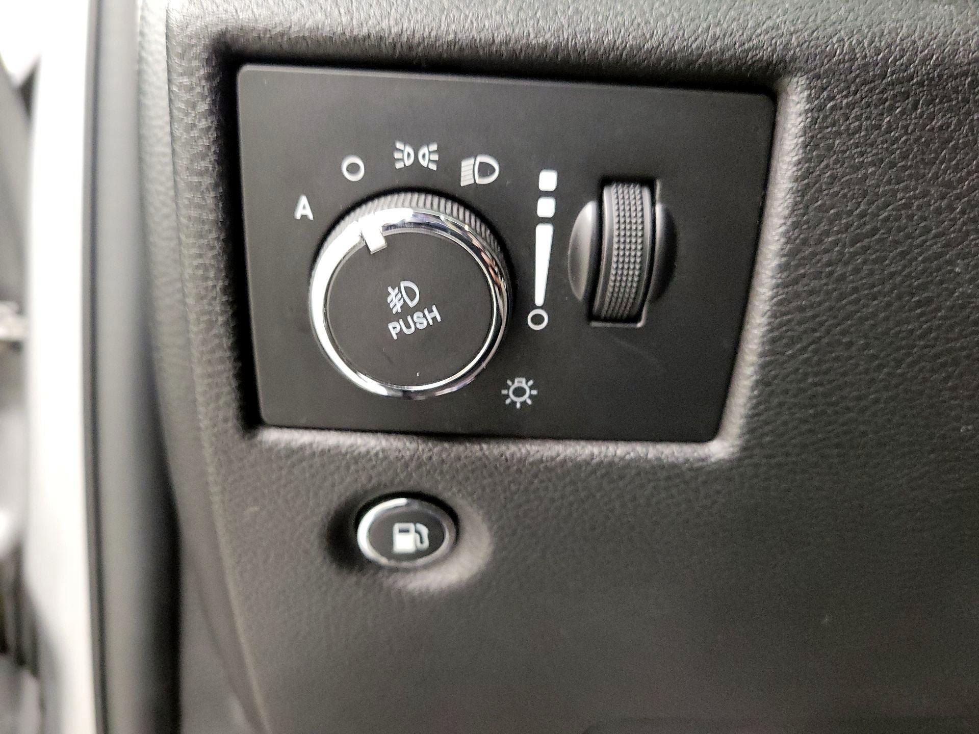 Thumbnail: 2018 Jeep Grand Cherokee - 13