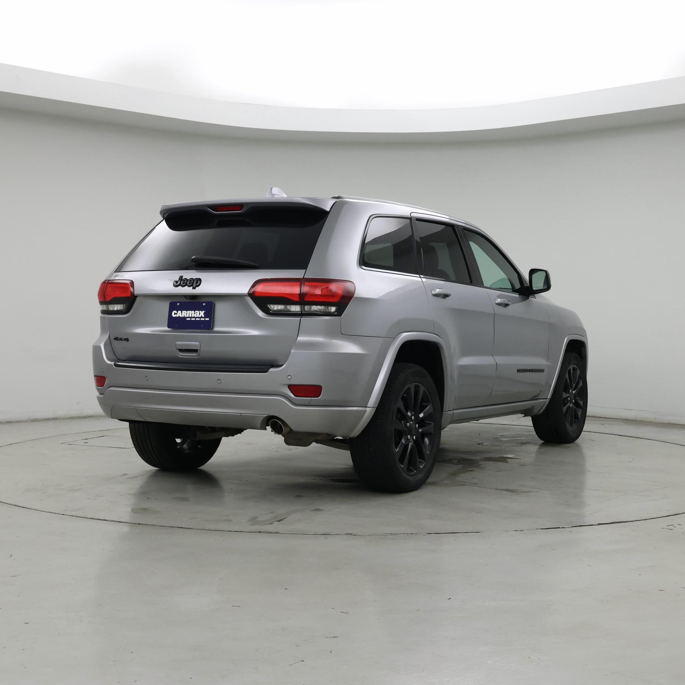 Thumbnail: 2018 Jeep Grand Cherokee - 8
