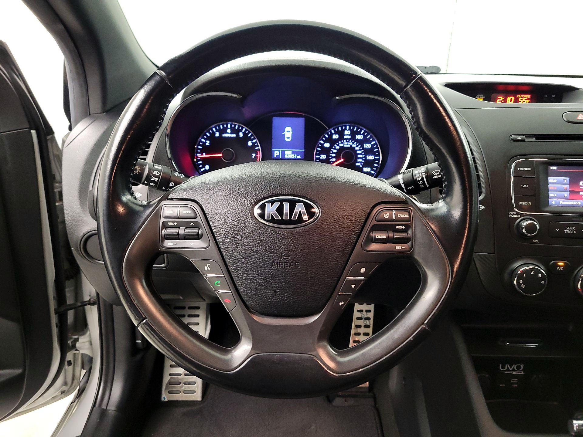 Thumbnail: 2016 Kia Forte - 10