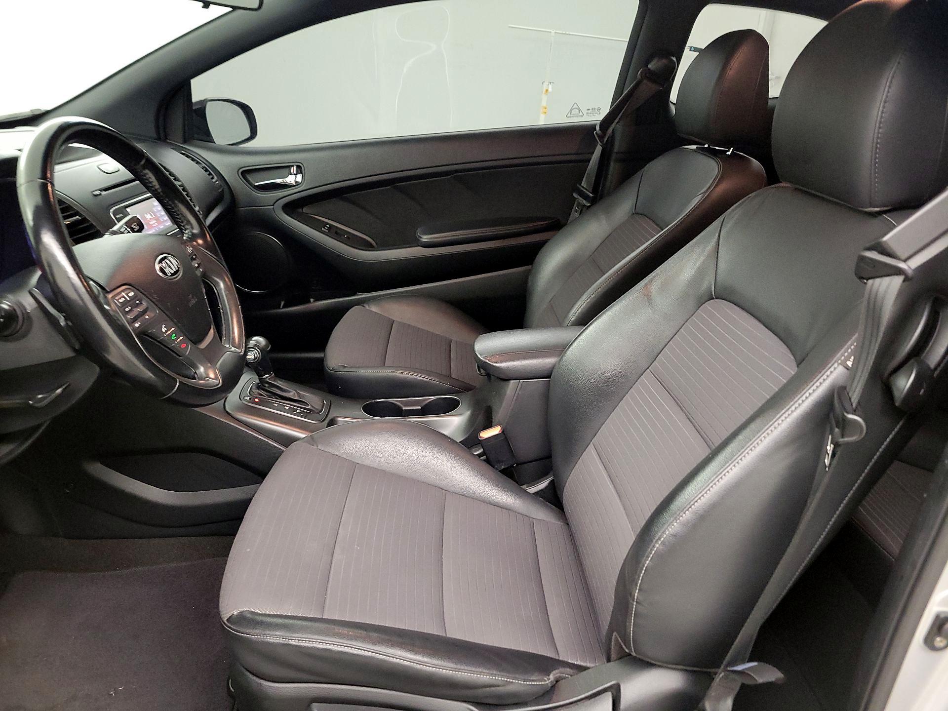 Thumbnail: 2016 Kia Forte - 11