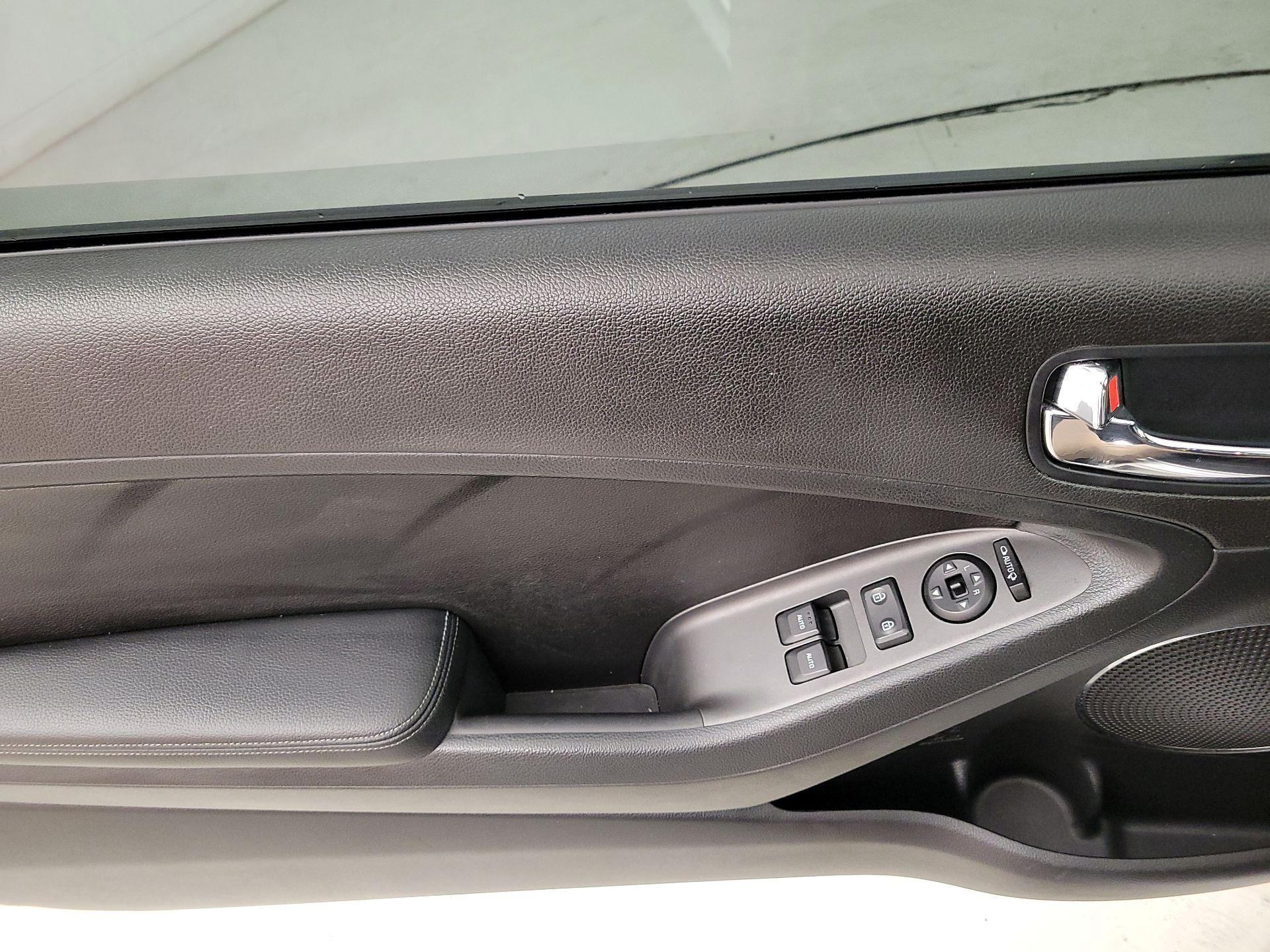 Thumbnail: 2016 Kia Forte - 12