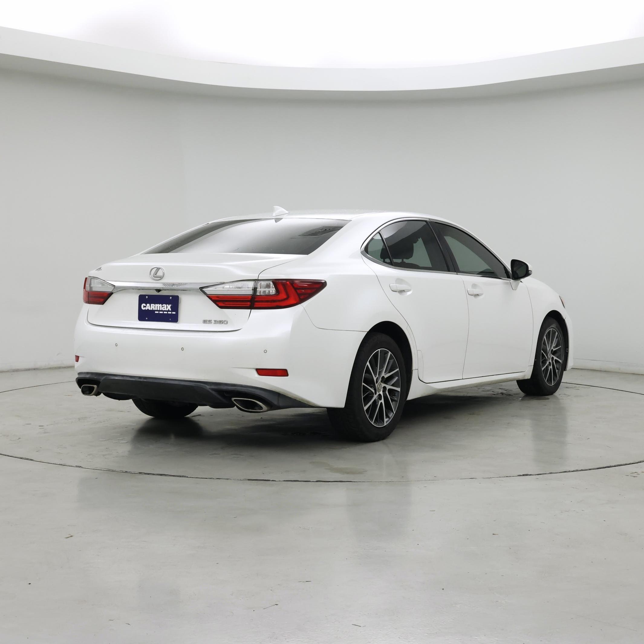 Thumbnail: 2016 Lexus ES - 8