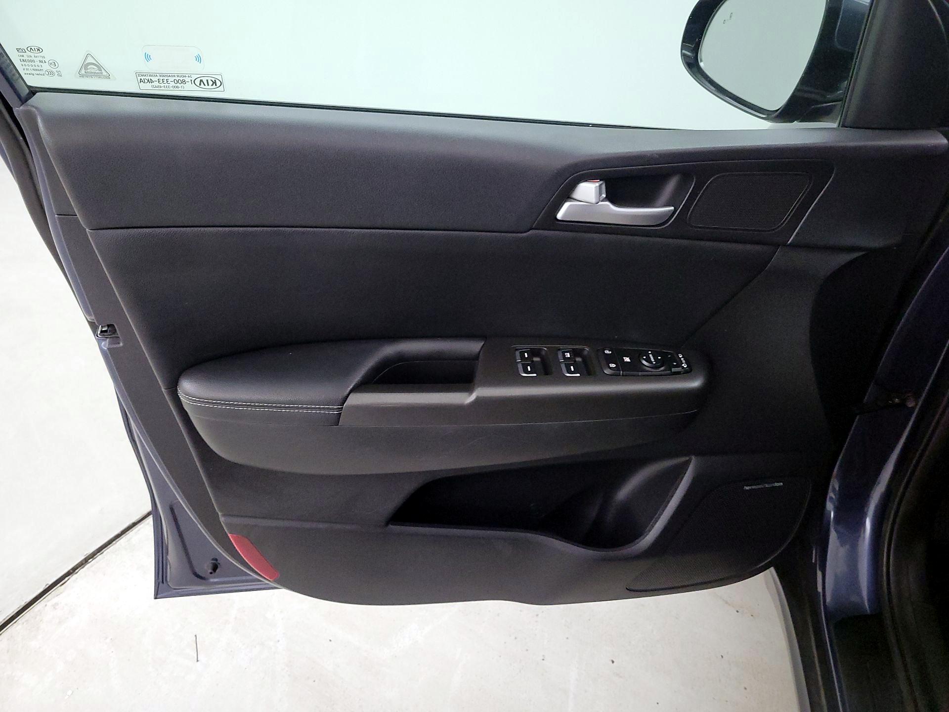 Thumbnail: 2017 Kia Sportage - 12