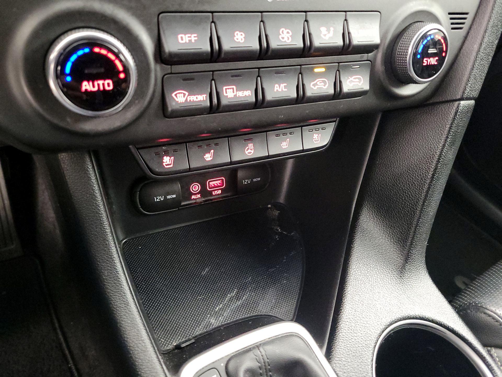 Thumbnail: 2017 Kia Sportage - 17