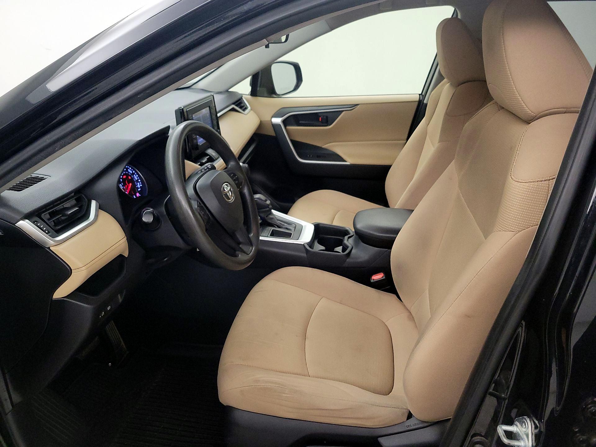 Thumbnail: 2019 Toyota RAV4 - 11