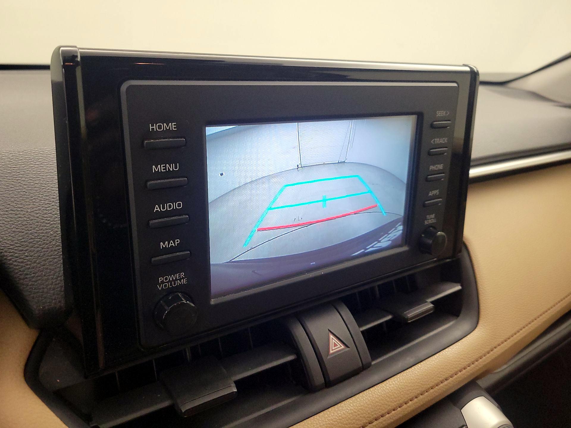 Thumbnail: 2019 Toyota RAV4 - 14