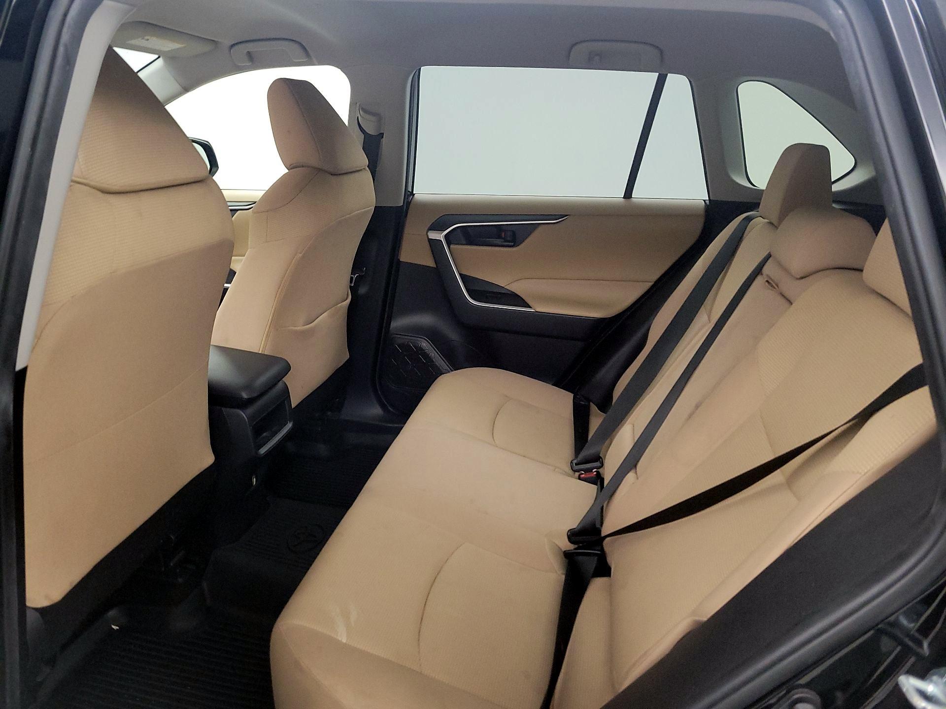 Thumbnail: 2019 Toyota RAV4 - 19