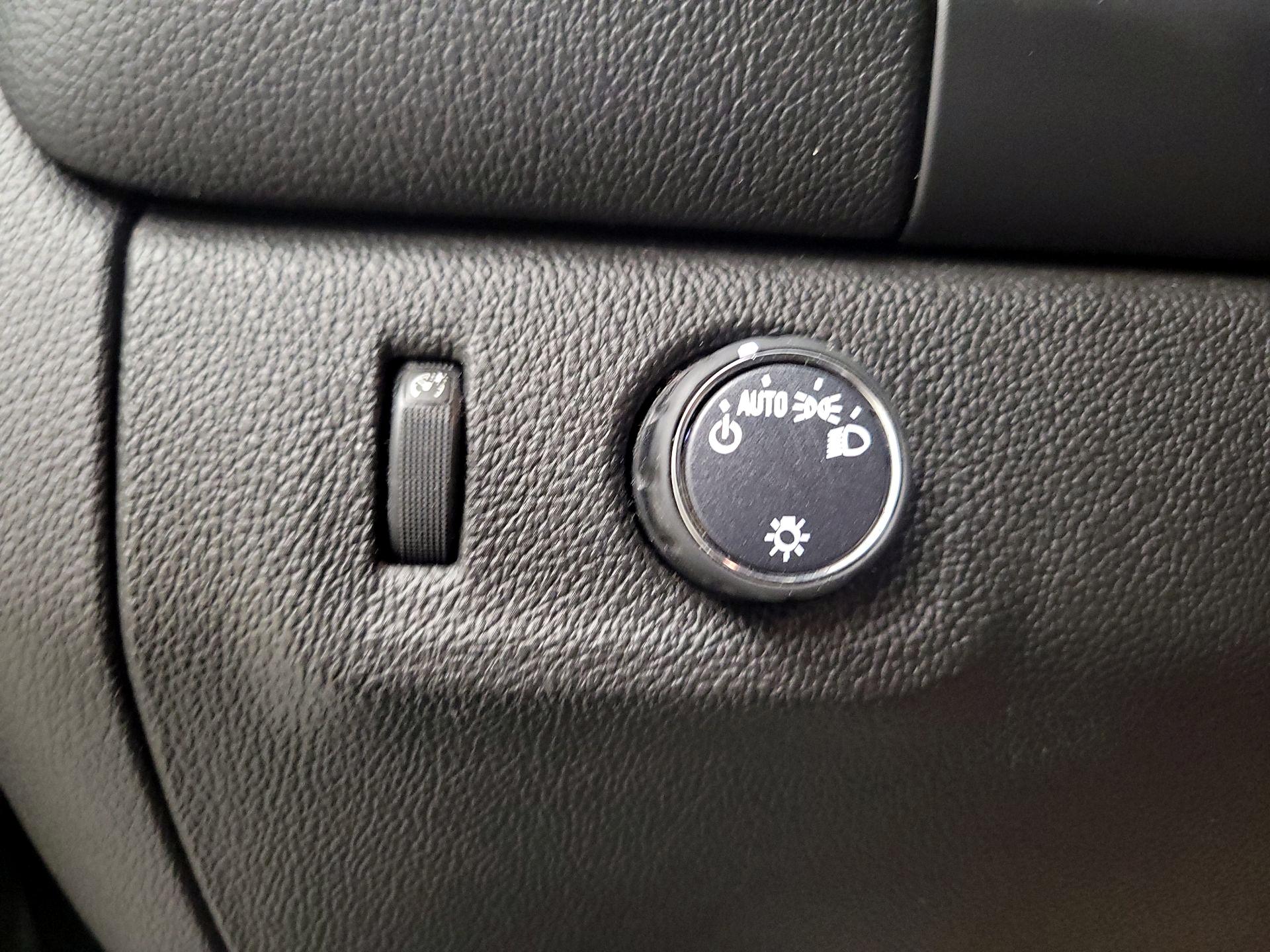 Thumbnail: 2021 Chevrolet Colorado - 13