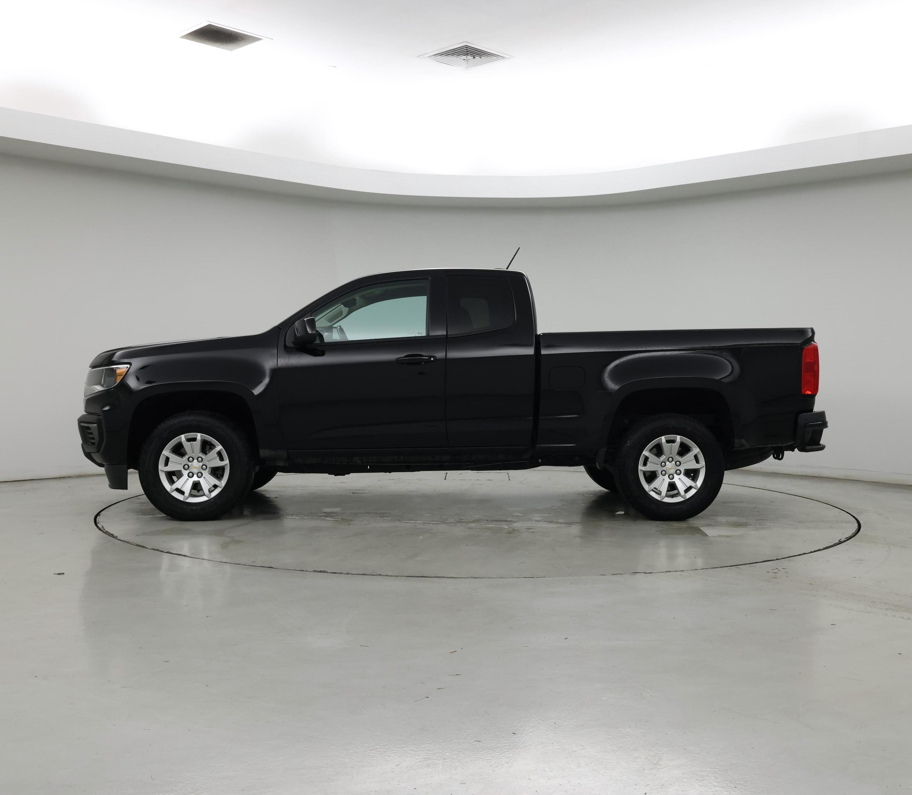 Thumbnail: 2021 Chevrolet Colorado - 3