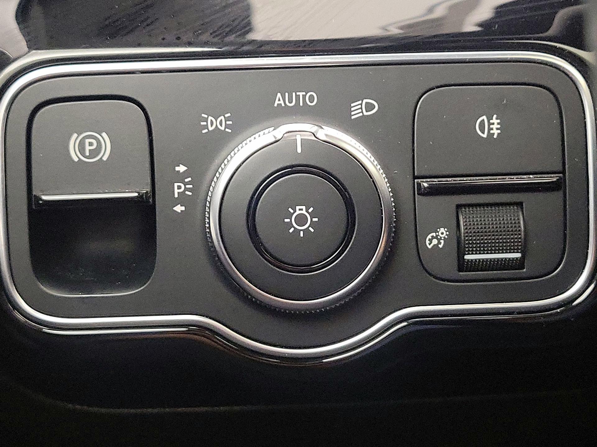 Thumbnail: 2021 Mercedes-Benz A-Class - 13