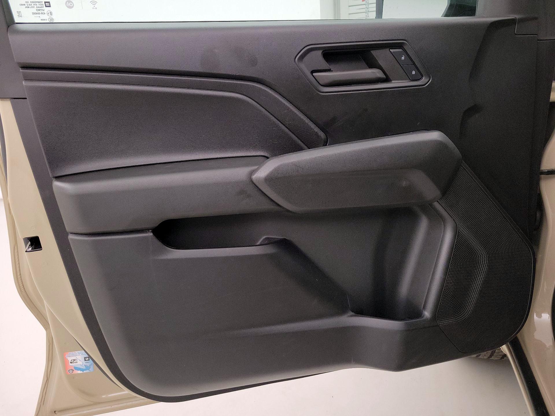 Thumbnail: 2023 Chevrolet Colorado - 12