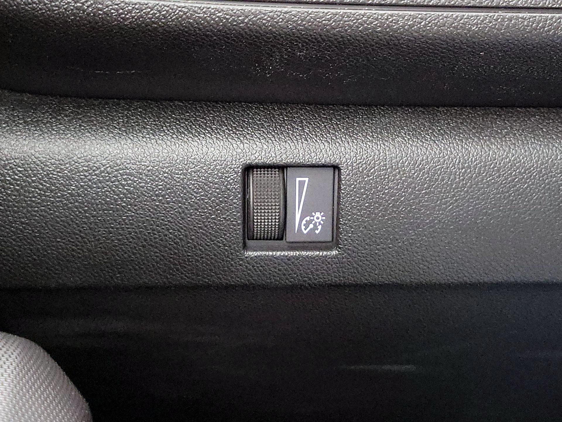 Thumbnail: 2023 Chevrolet Colorado - 13