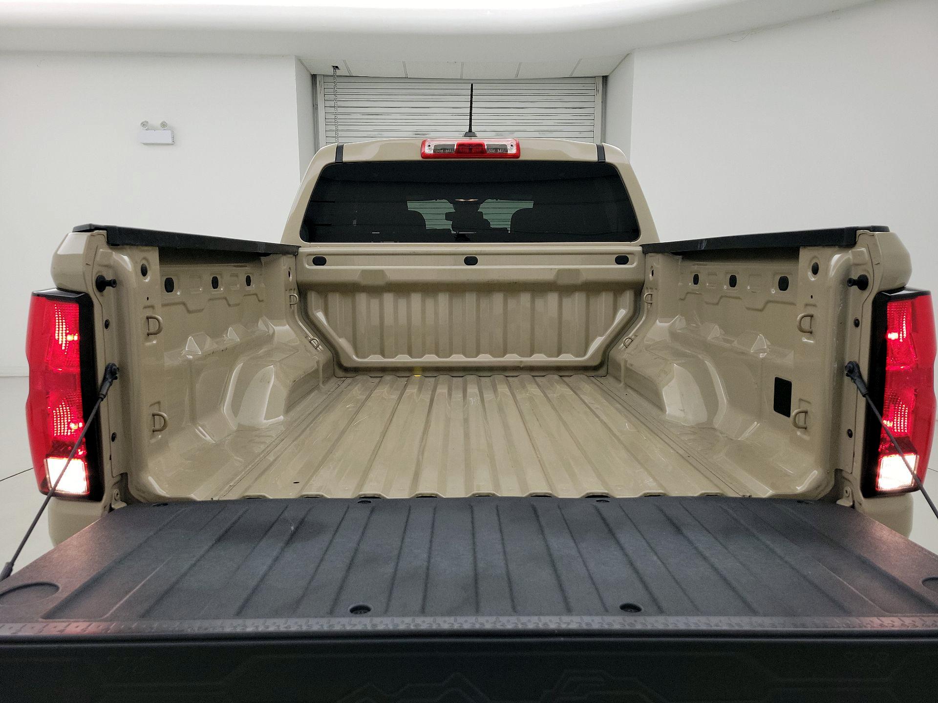 Thumbnail: 2023 Chevrolet Colorado - 20