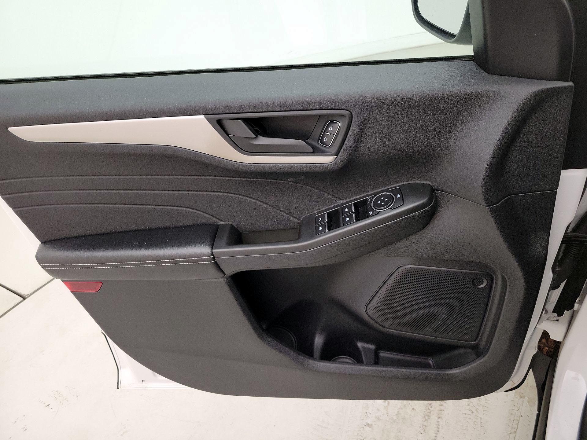 Thumbnail: 2022 Ford Escape - 12