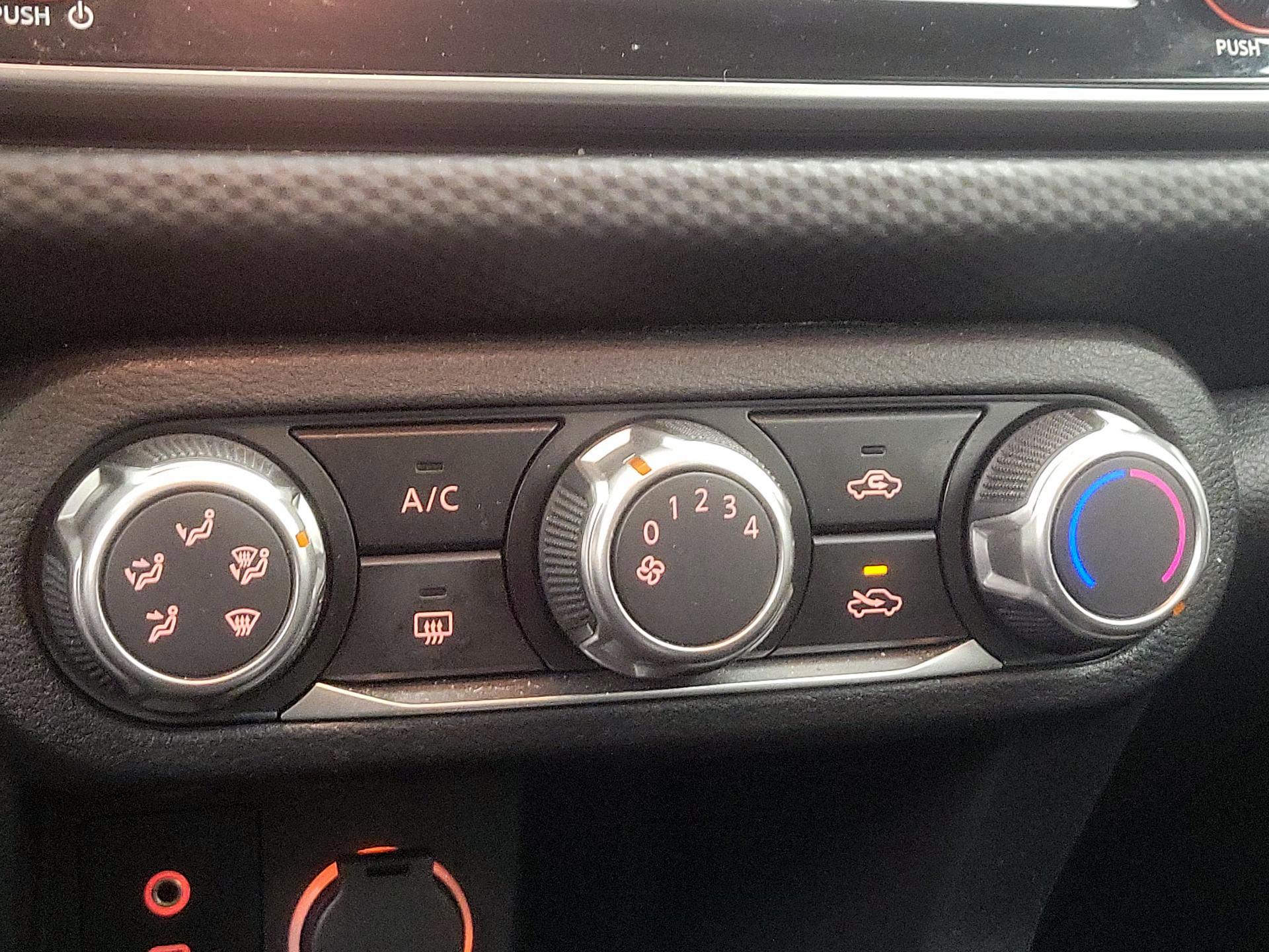 Thumbnail: 2022 Nissan Kicks - 16