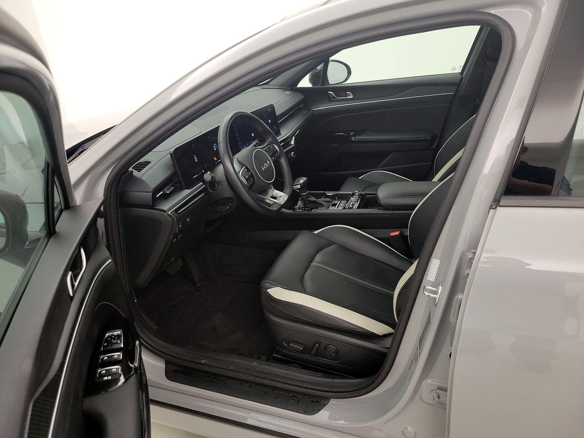 Thumbnail: 2025 Kia K5 - 11