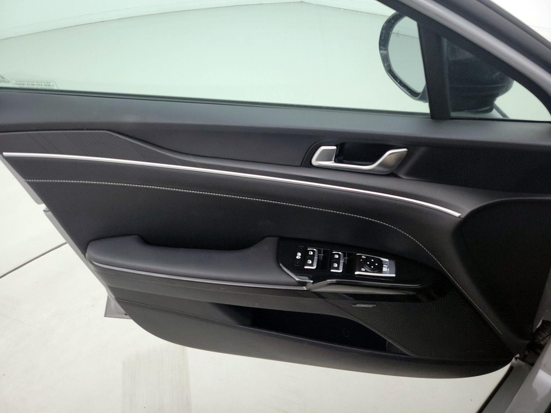Thumbnail: 2025 Kia K5 - 12
