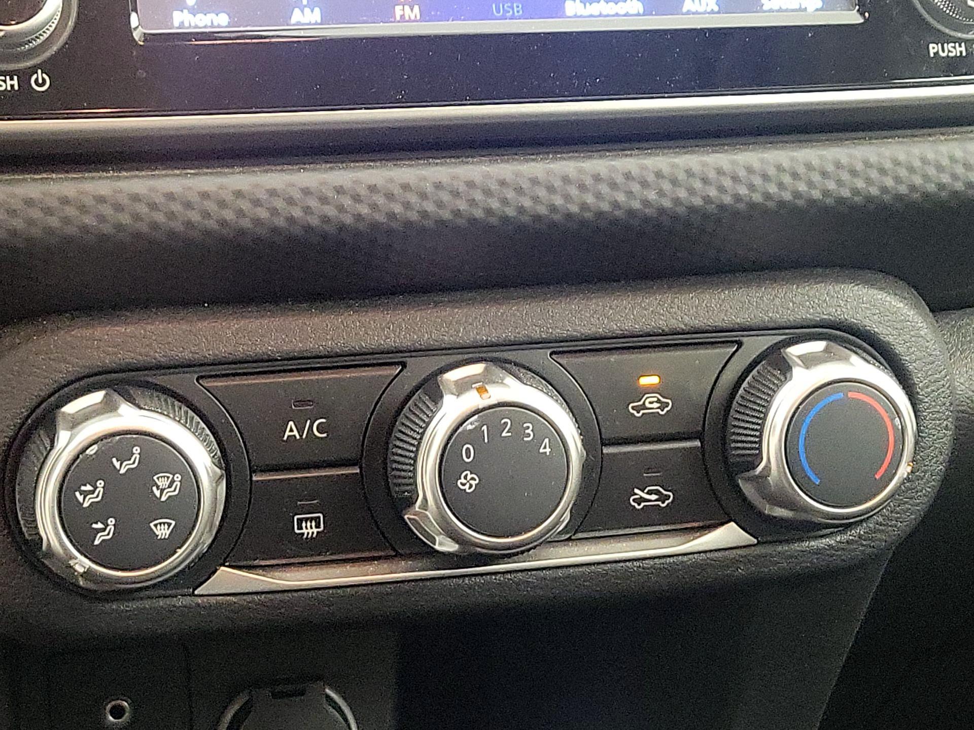 Thumbnail: 2021 Nissan Kicks - 16