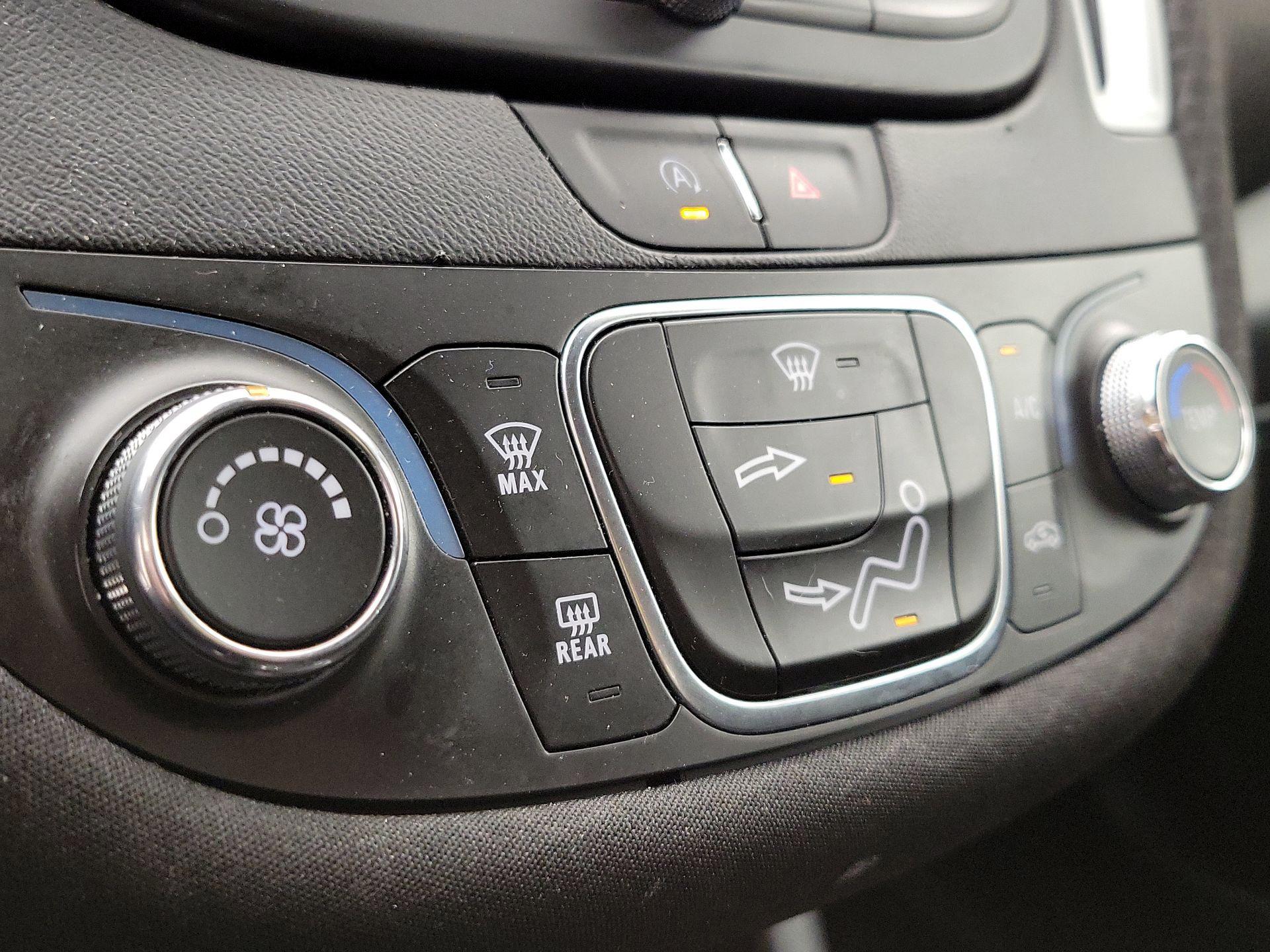 Thumbnail: 2024 Chevrolet Malibu - 16