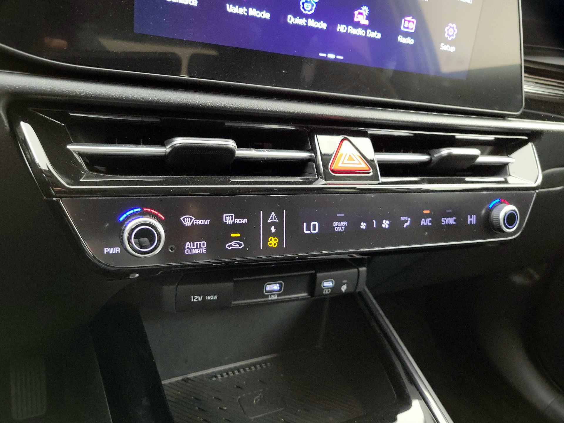 Thumbnail: 2023 Kia Niro - 17