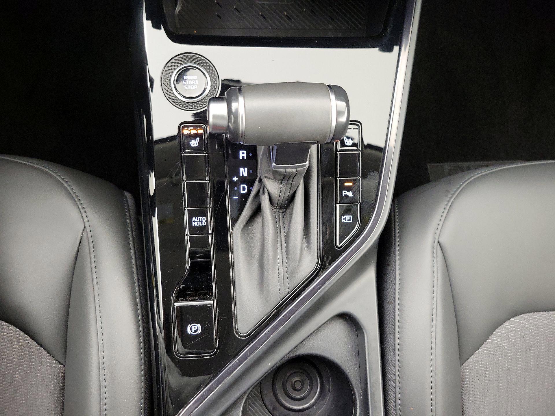 Thumbnail: 2023 Kia Niro - 18