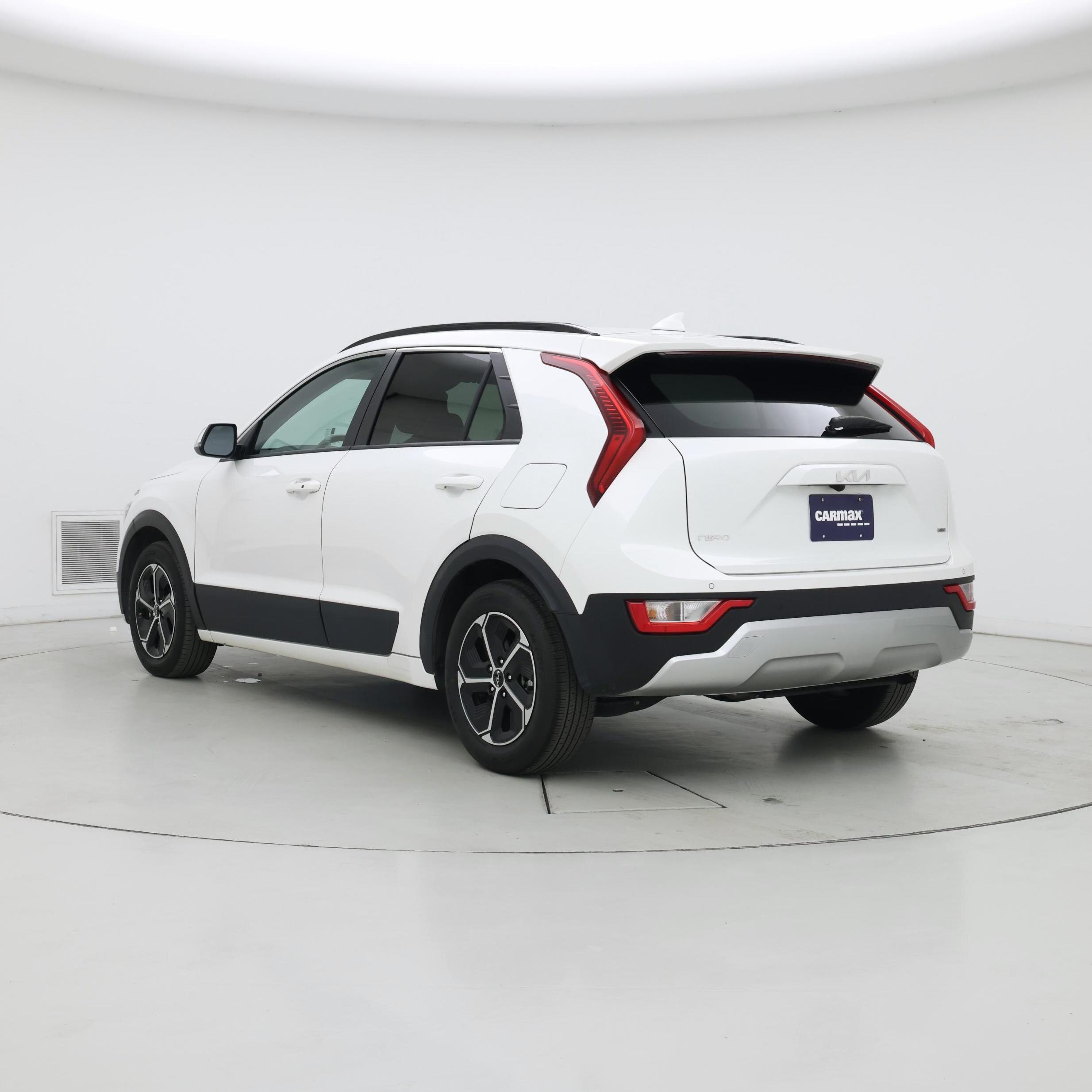 Thumbnail: 2023 Kia Niro - 2