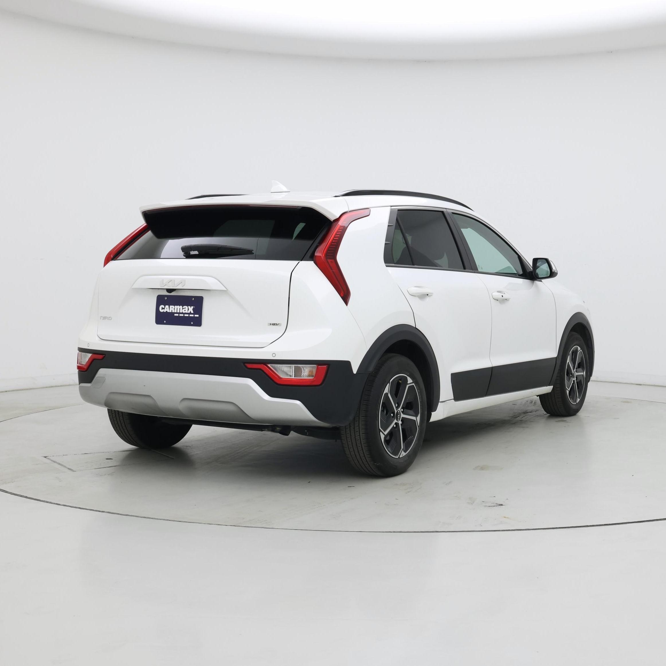 Thumbnail: 2023 Kia Niro - 8