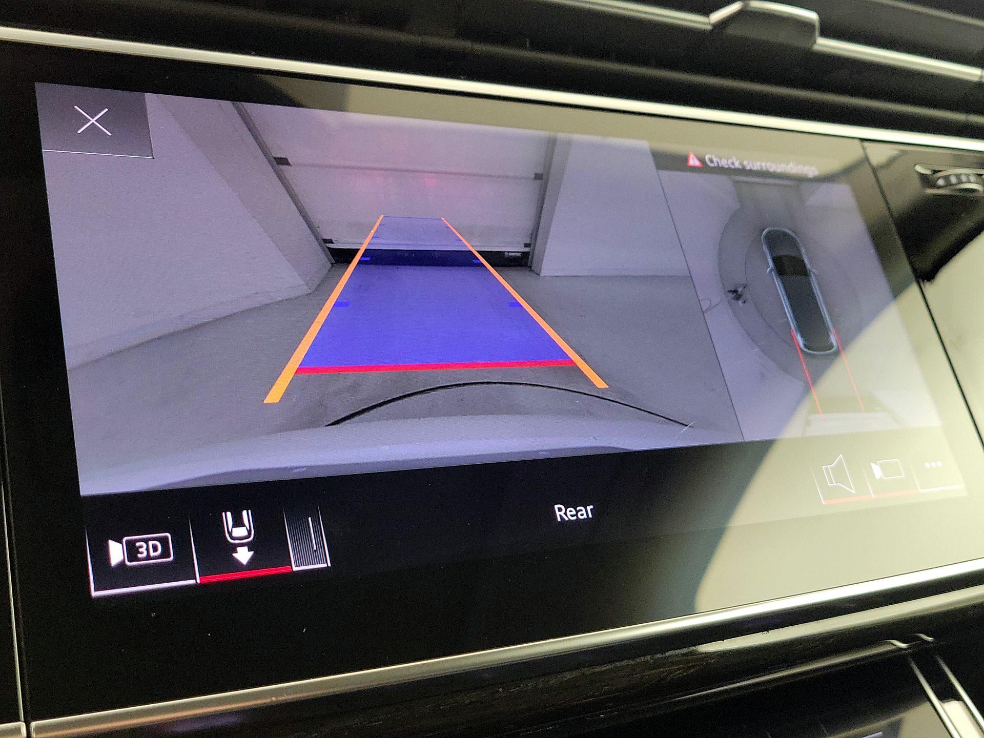 Thumbnail: 2023 Audi Q7 - 15