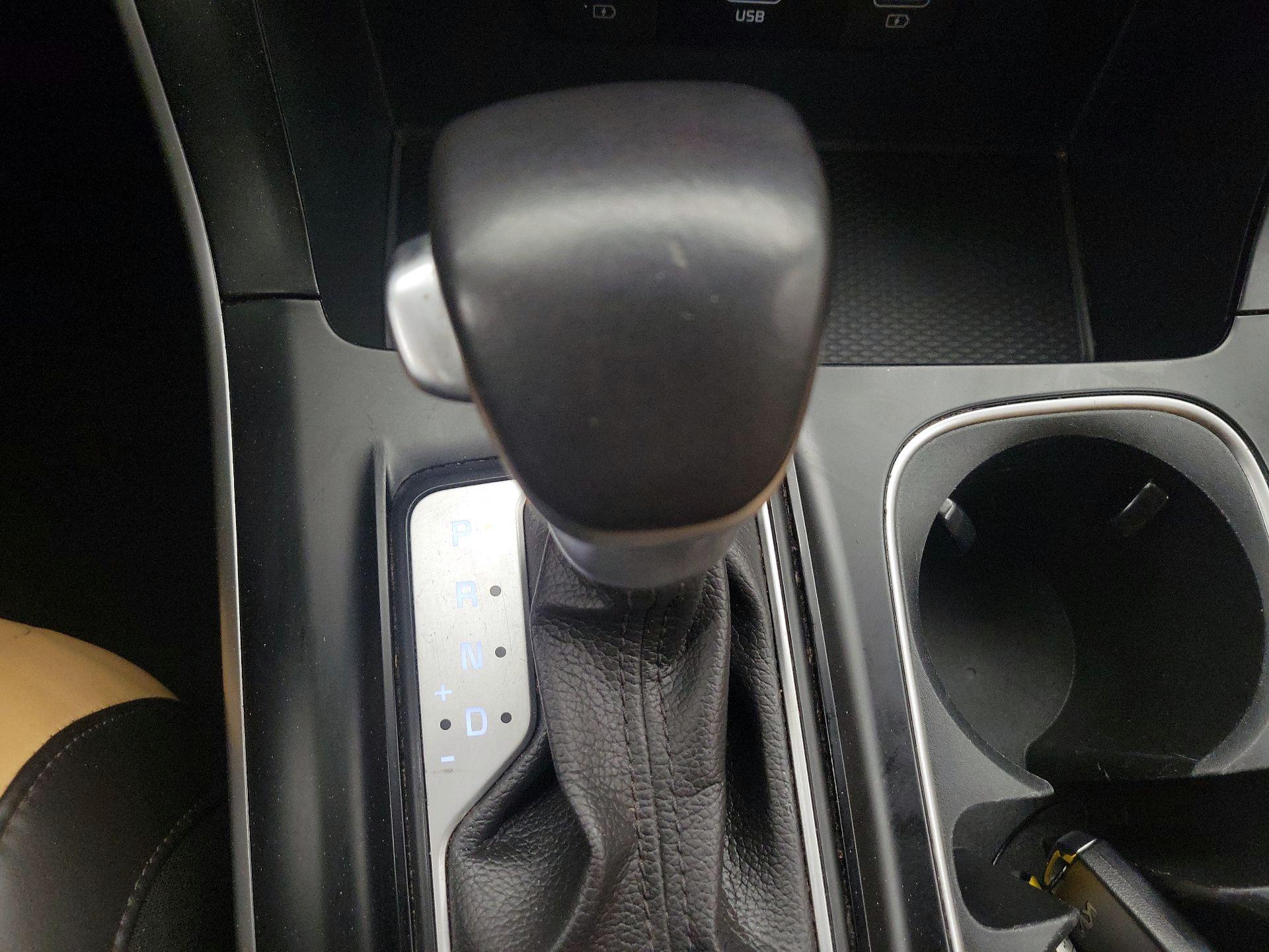 Thumbnail: 2024 Kia Carnival - 17