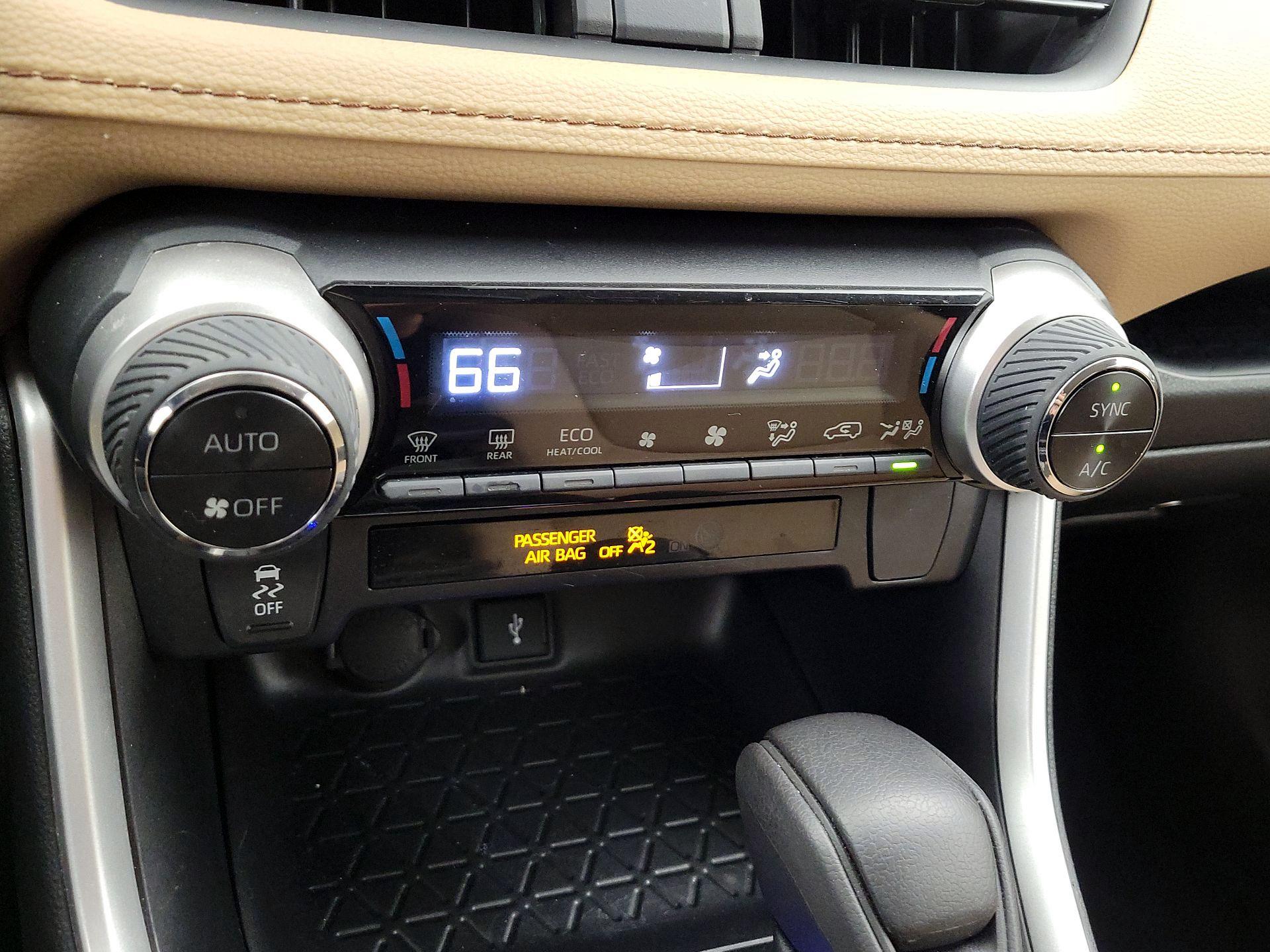 Thumbnail: 2022 Toyota RAV4 - 16