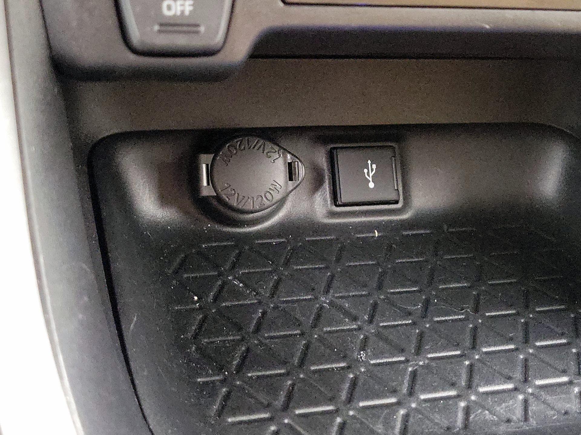 Thumbnail: 2022 Toyota RAV4 - 18