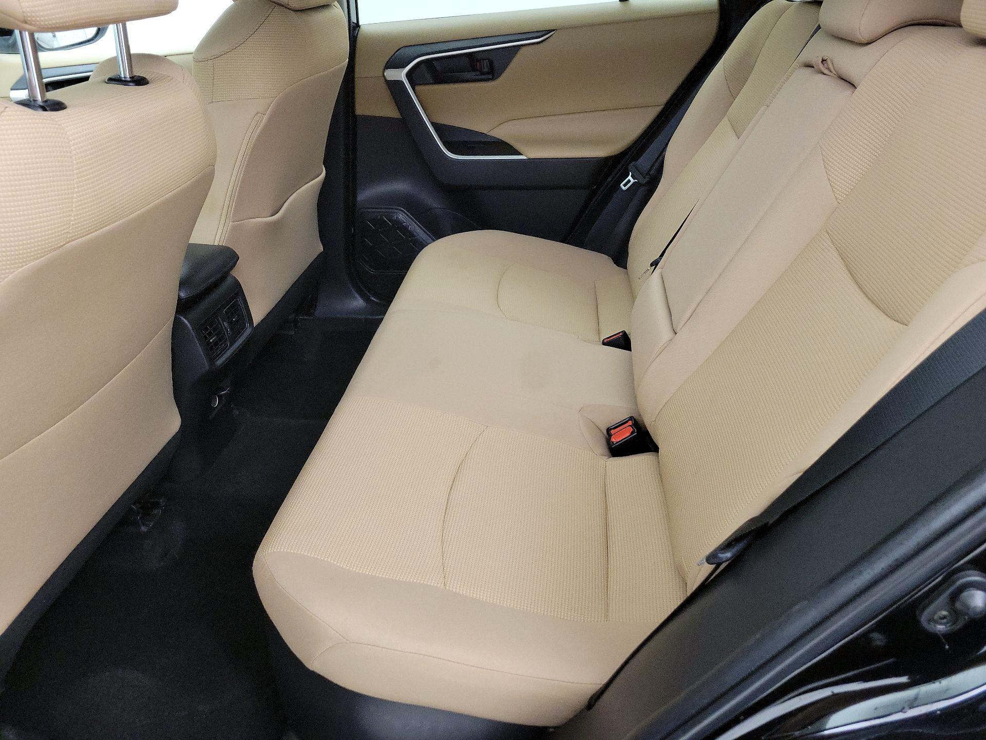 Thumbnail: 2022 Toyota RAV4 - 19