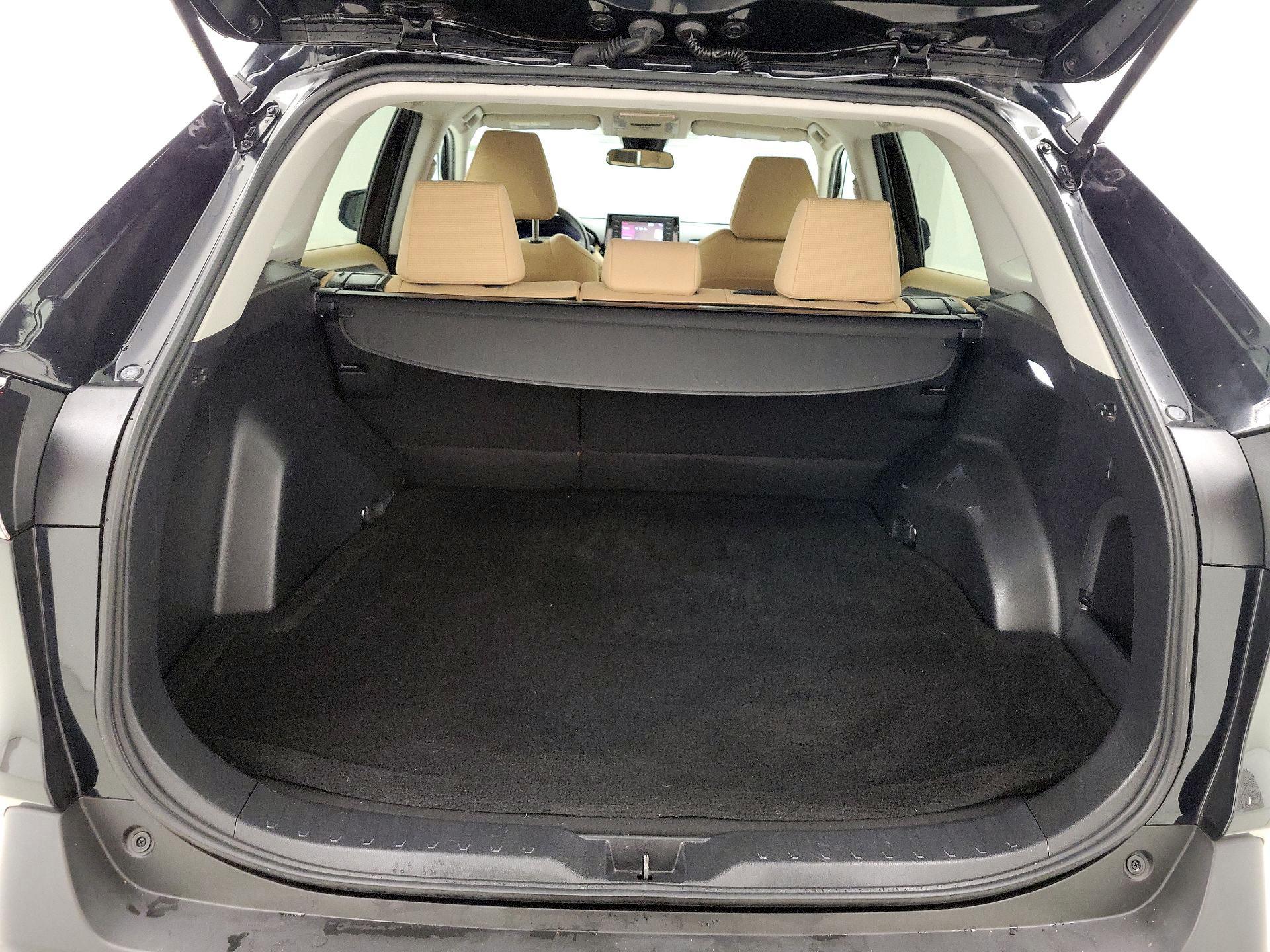 Thumbnail: 2022 Toyota RAV4 - 20