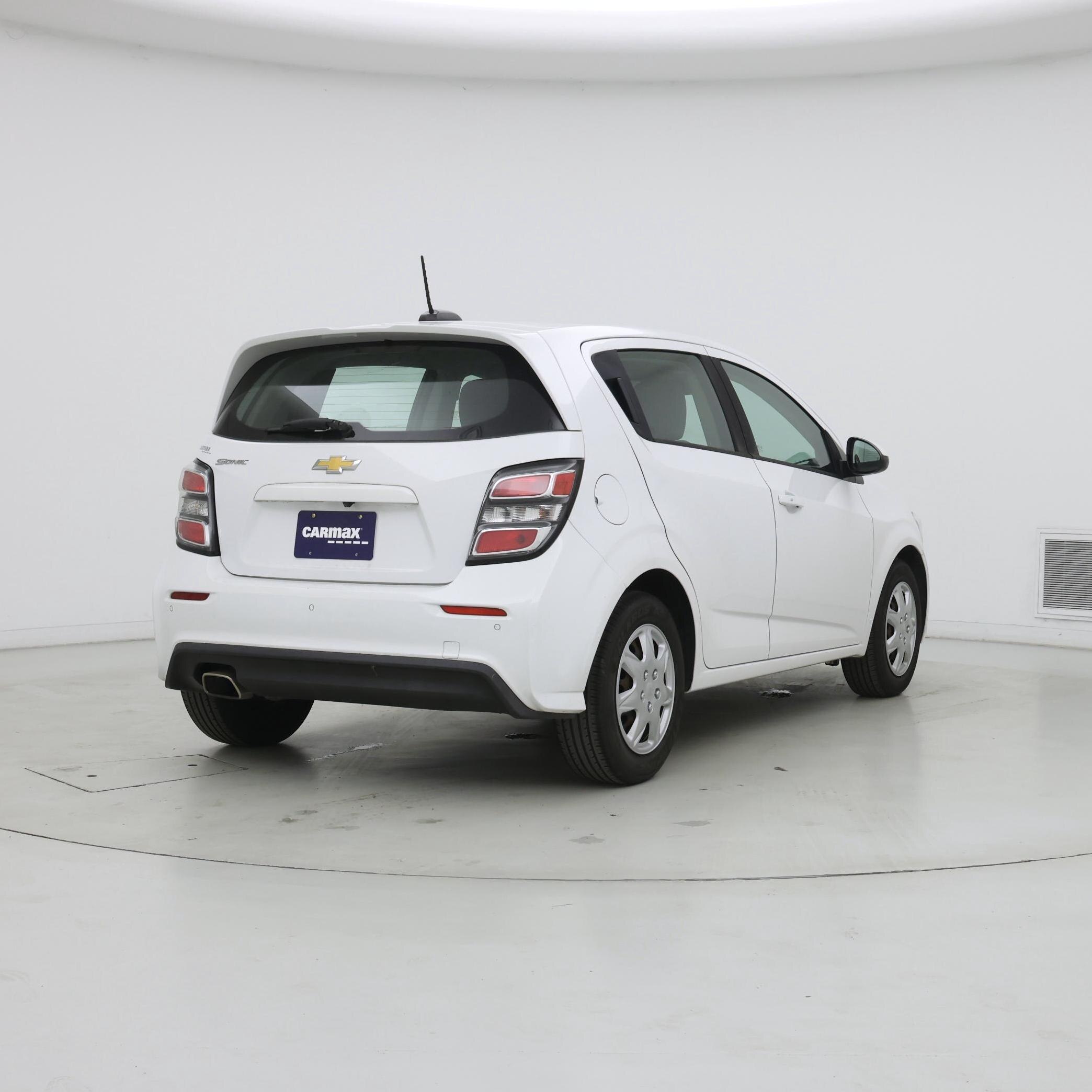 Thumbnail: 2020 Chevrolet Sonic - 8