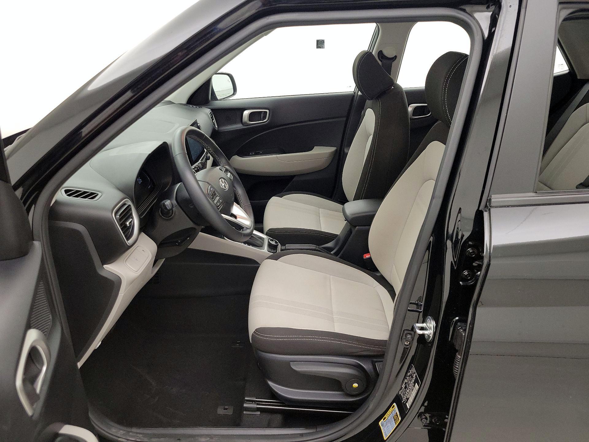 Thumbnail: 2023 Hyundai Venue - 11