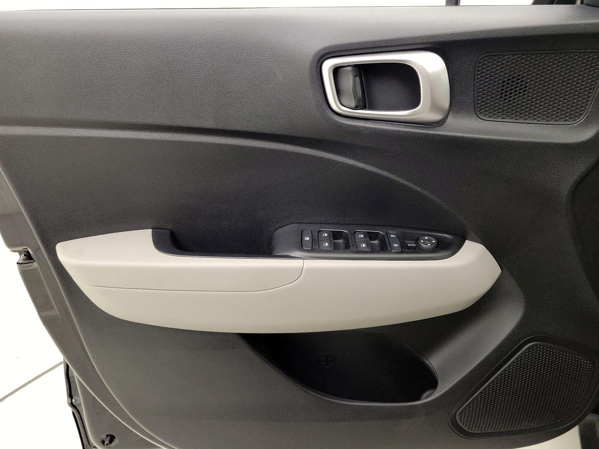 Thumbnail: 2023 Hyundai Venue - 12