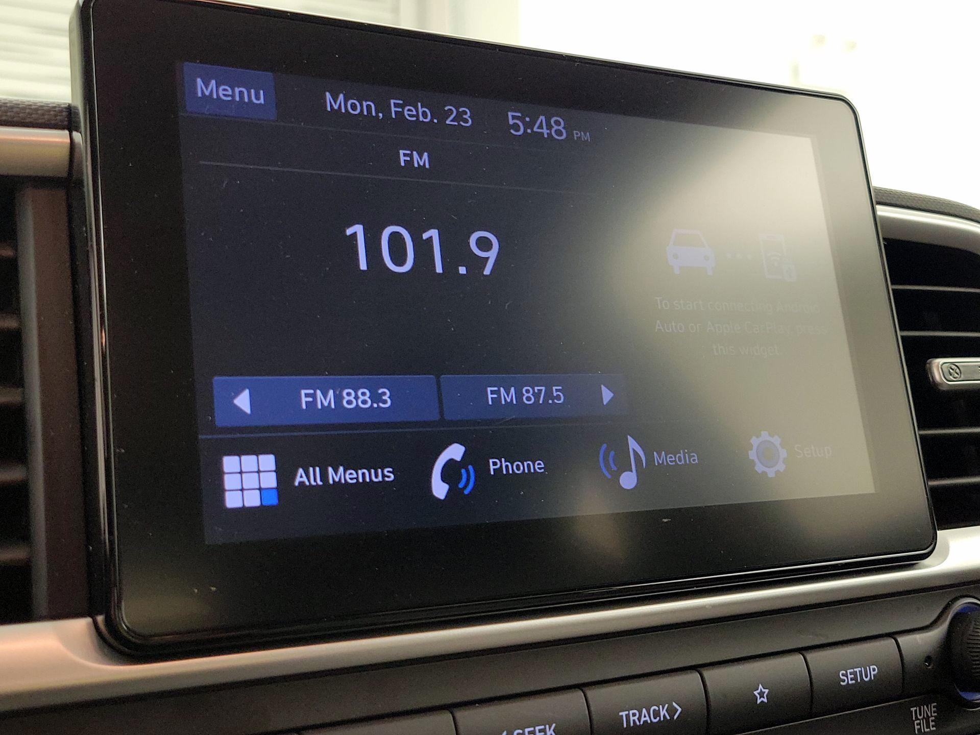 Thumbnail: 2023 Hyundai Venue - 15