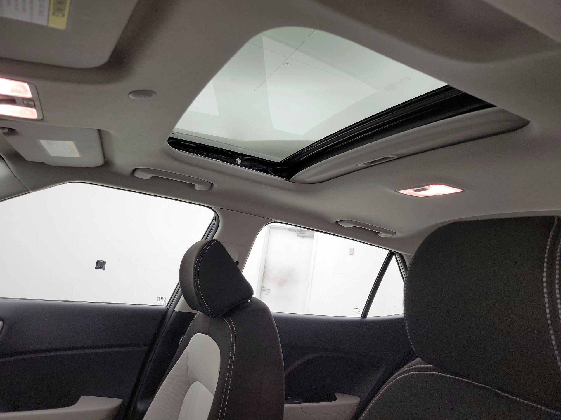 Thumbnail: 2023 Hyundai Venue - 19